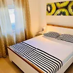 Kiwi, Apartment Rogoznica (Sibenik-Knin)