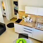 Kiwi, 로고즈니차