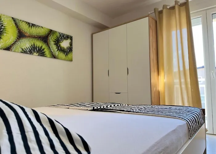 Daire Kiwi, Rogoznica (Sibenik-Knin)