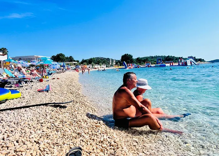 Kiwi, * Rogoznica (Sibenik-Knin)